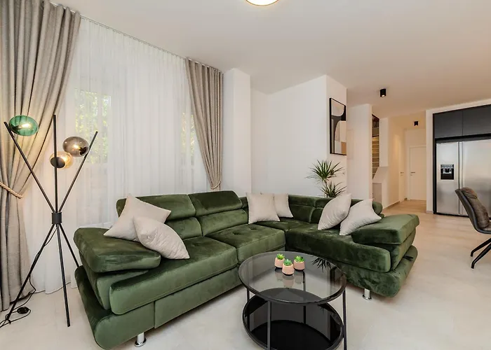 Villa New Luxury With Private Pool - By Ta Leut Agency *