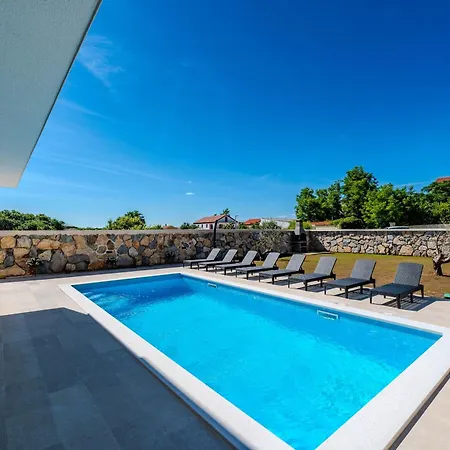 Βίλα New Luxury With Private Pool - By Ta Leut Agency *