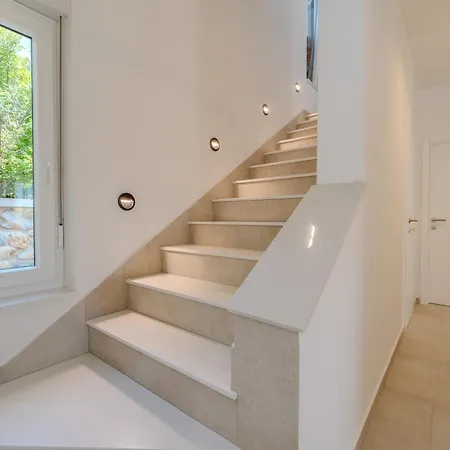 New Luxury With Private Pool - By Ta Leut Agency 빌라 *