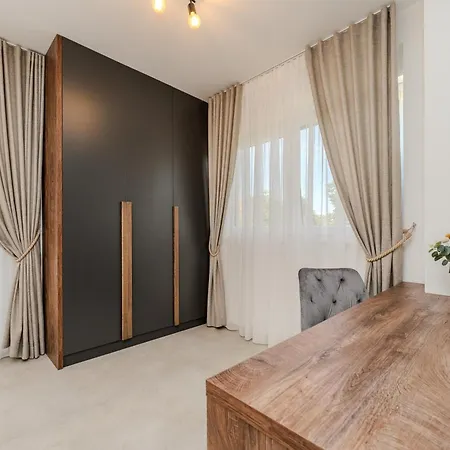 Βίλα New Luxury With Private Pool - By Ta Leut Agency
