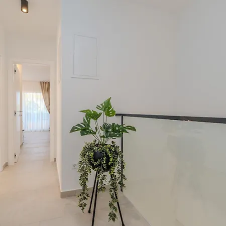 New Luxury With Private Pool - By Ta Leut Agency 프리블라카