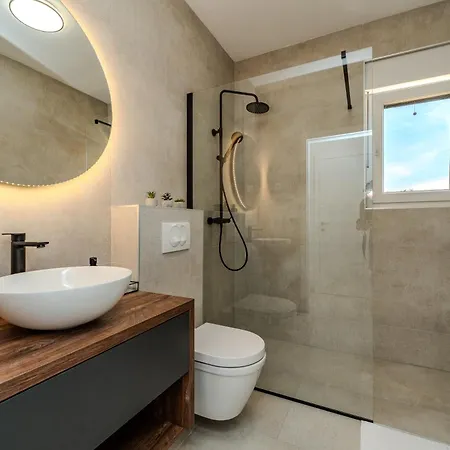Βίλα New Luxury With Private Pool - By Ta Leut Agency