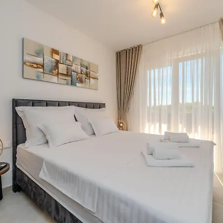 Βίλα New Luxury With Private Pool - By Ta Leut Agency