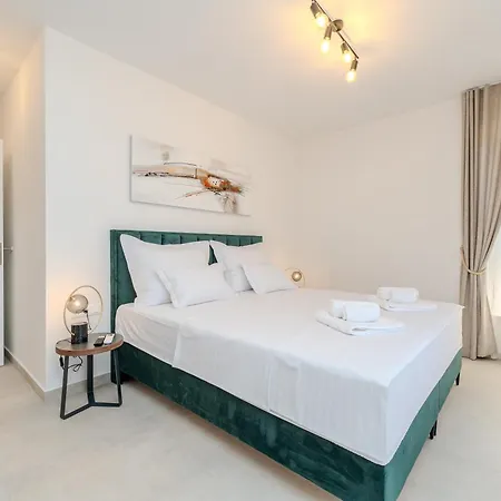 Βίλα New Luxury With Private Pool - By Ta Leut Agency