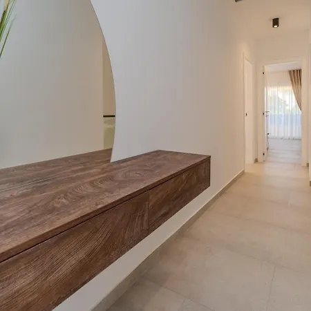 New Luxury With Private Pool - By Ta Leut Agency *