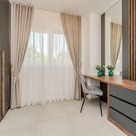 New Luxury With Private Pool - By Ta Leut Agency