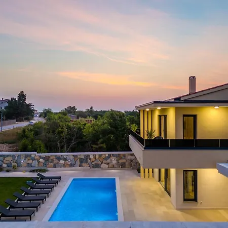 빌라 New Luxury With Private Pool - By Ta Leut Agency *