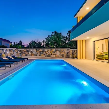 New Luxury With Private Pool - By Ta Leut Agency * Privlaka (Zadar)