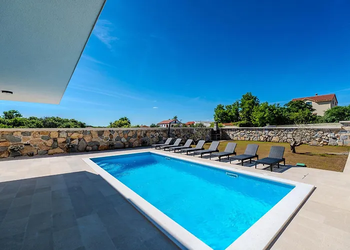 Villa New Luxury With Private Pool - By Ta Leut Agency *