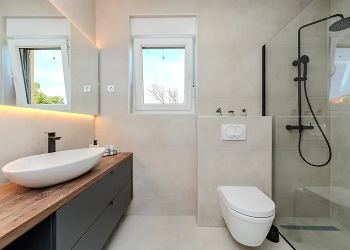 New Luxury With Private Pool - By Ta Leut Agency Villa