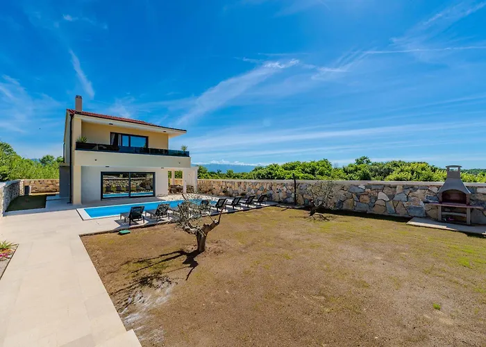 New Luxury With Private Pool - By Ta Leut Agency Villa