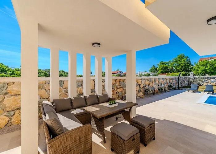 New Luxury With Private Pool - By Ta Leut Agency Villa *