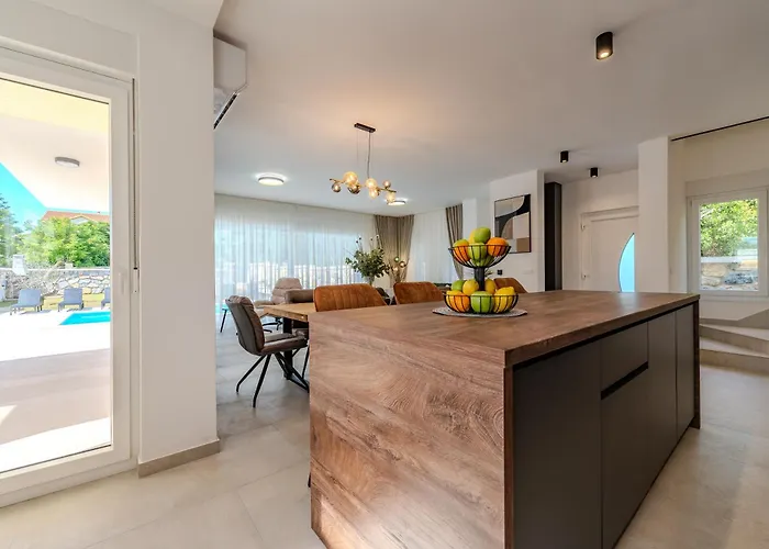 New Luxury With Private Pool - By Ta Leut Agency Villa