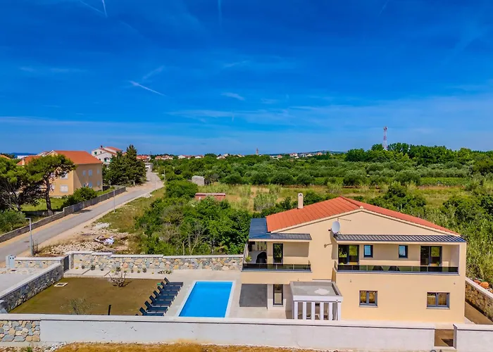 New Luxury With Private Pool - By Ta Leut Agency