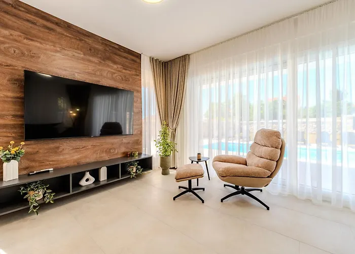 Villa New Luxury With Private Pool - By Ta Leut Agency