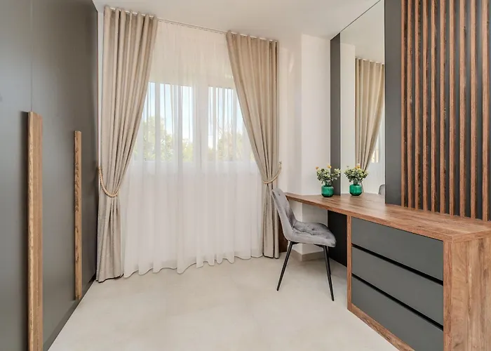 New Luxury With Private Pool - By Ta Leut Agency