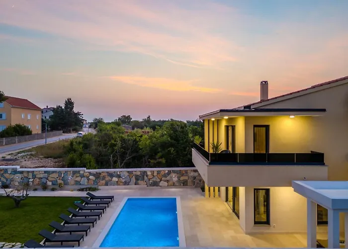 Villa New Luxury With Private Pool - By Ta Leut Agency *